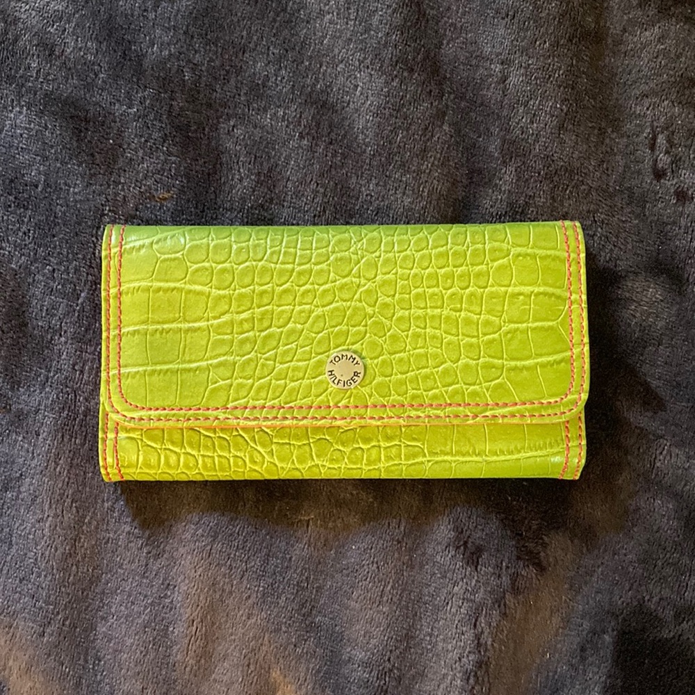 NEW Tommy Hilfiger wallet